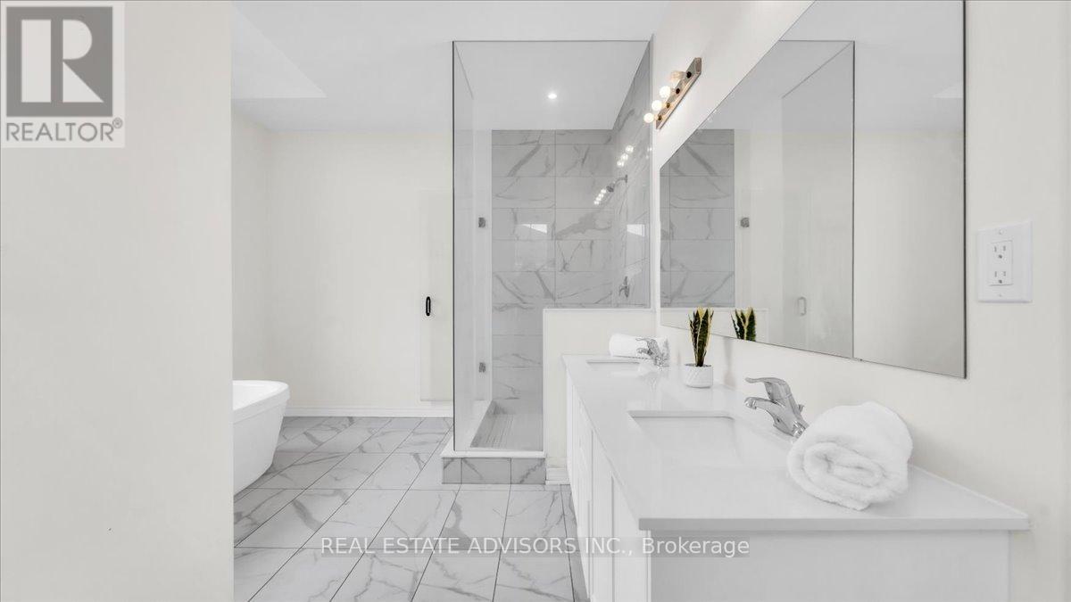 2 Tweedhill Avenue, Caledon, Ontario  L7C 4K5 - Photo 25 - W12911438