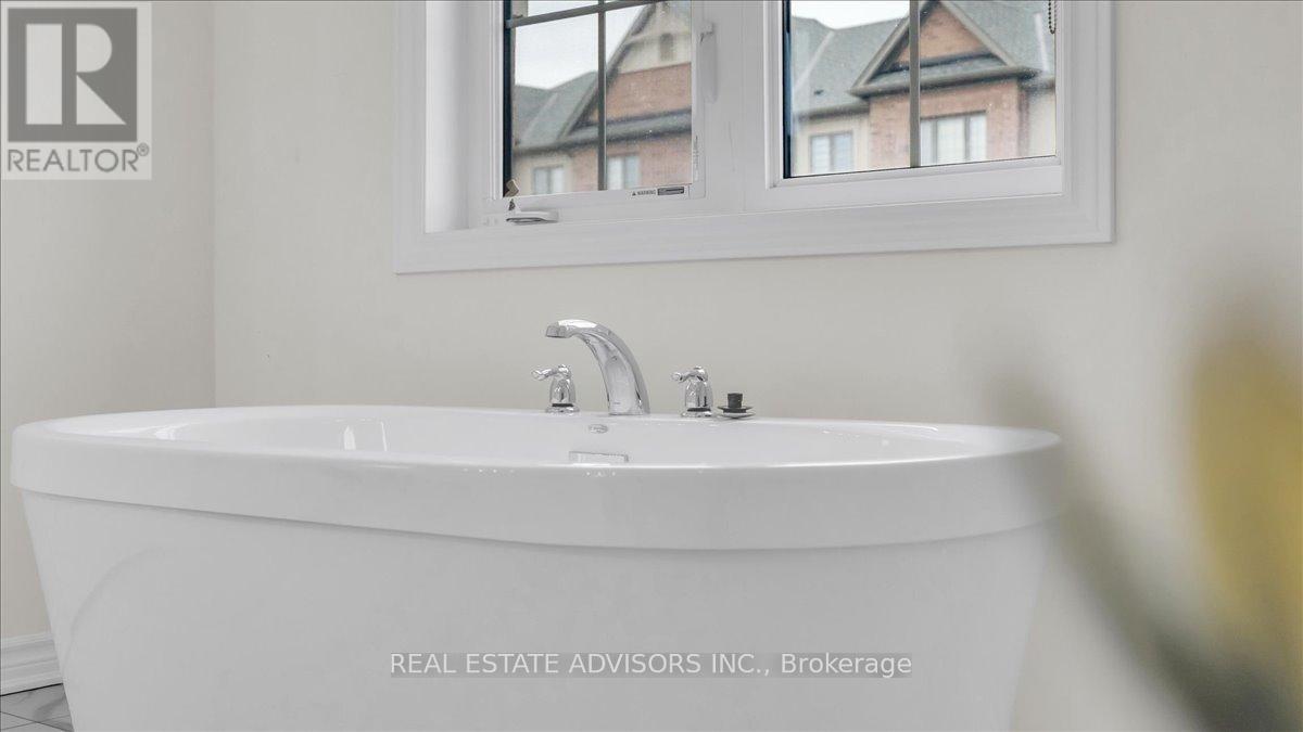 2 Tweedhill Avenue, Caledon, Ontario  L7C 4K5 - Photo 26 - W12911438