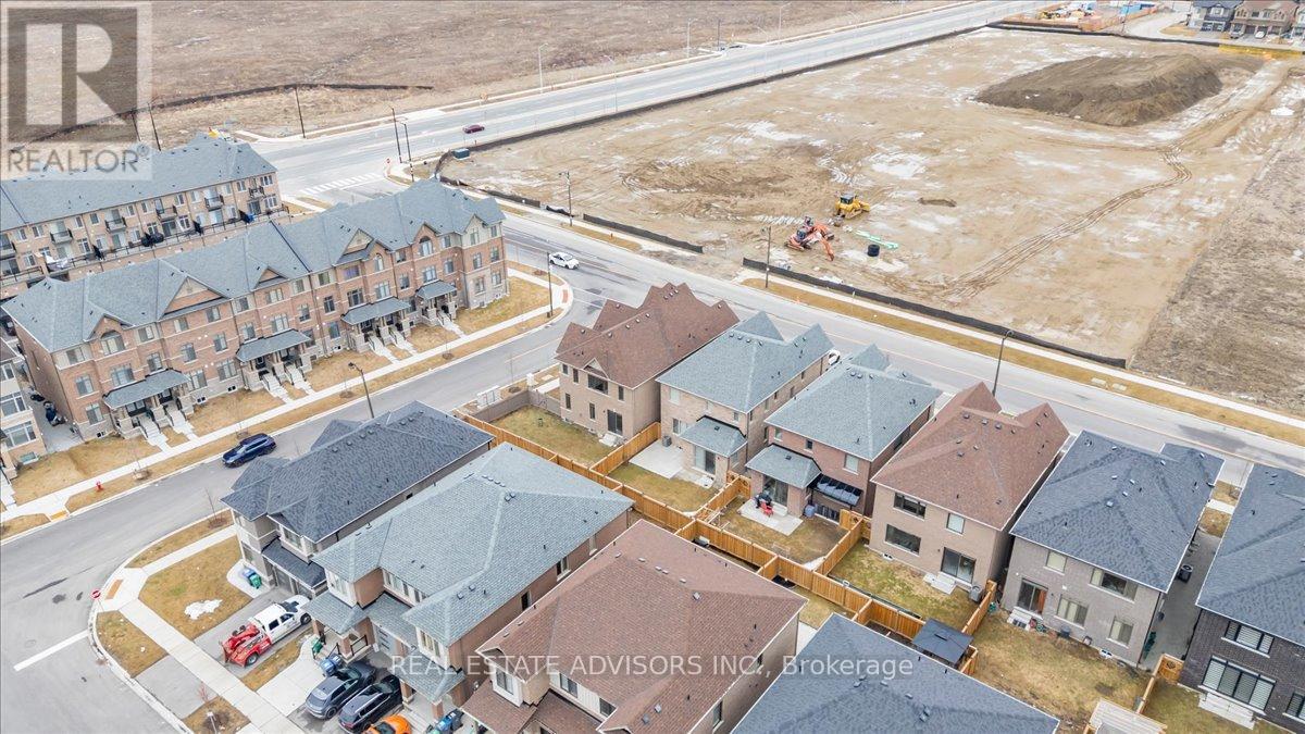 2 Tweedhill Avenue, Caledon, Ontario  L7C 4K5 - Photo 35 - W12911438