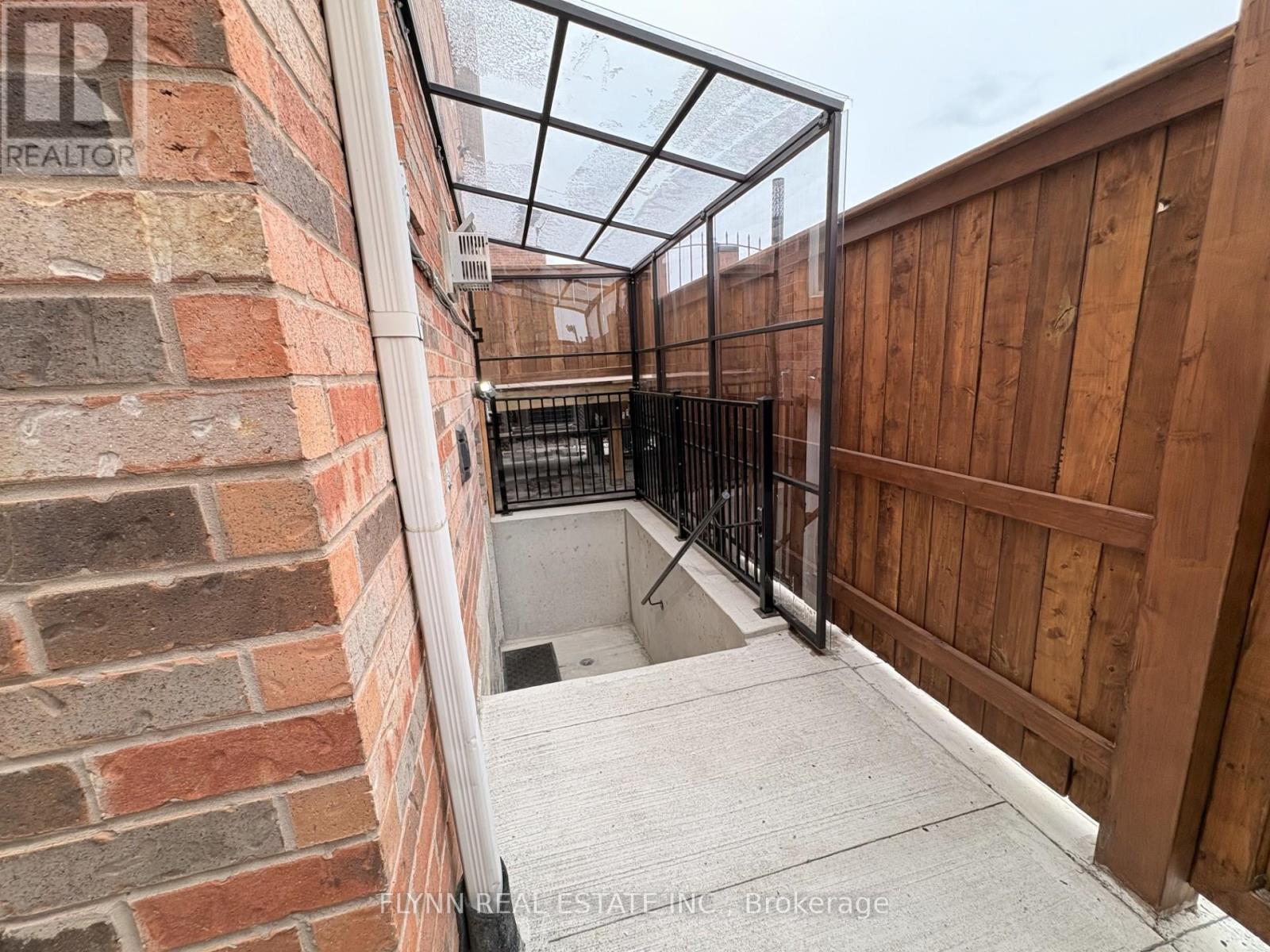 Basement - 454 Acumen Court, Mississauga, Ontario  L5W 0E2 - Photo 2 - W12911448