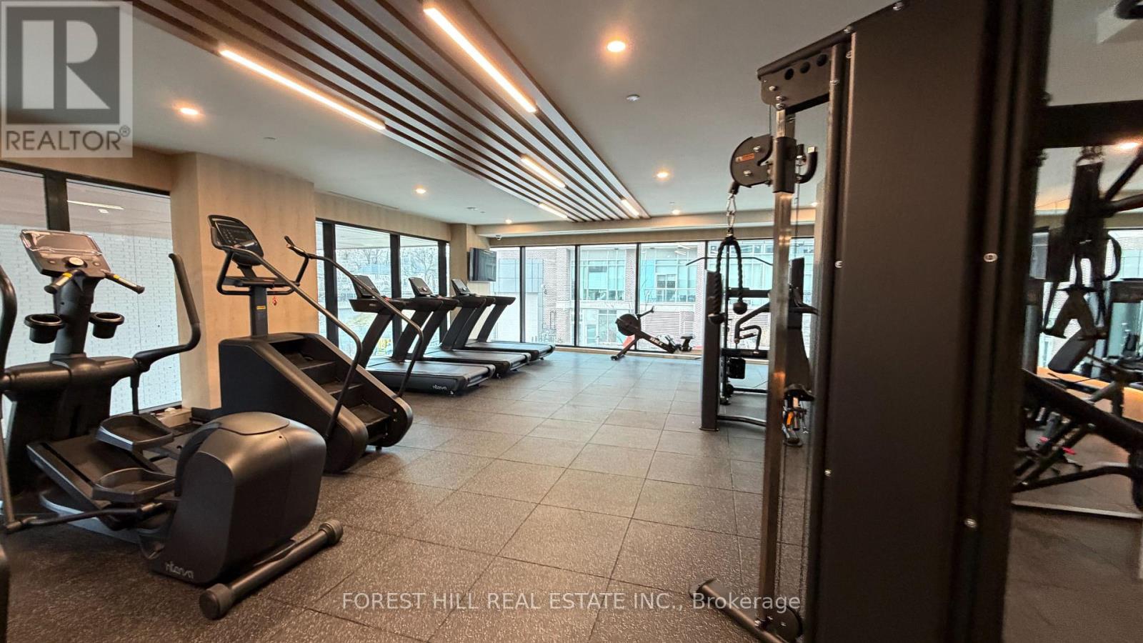 907 - 1660 Bloor Street, Toronto (High Park North), Ontario  M6P 1A8 - Photo 5 - W12911478