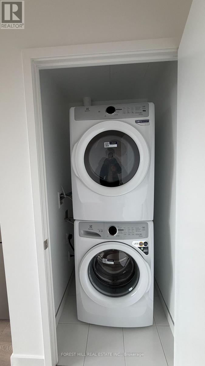 907 - 1660 Bloor Street, Toronto (High Park North), Ontario  M6P 1A8 - Photo 9 - W12911478