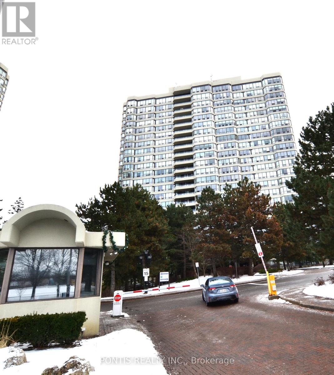 1008 - 24 Hanover Road, Brampton (Queen Street Corridor), Ontario  L6S 5K8 - Photo 3 - W12911480