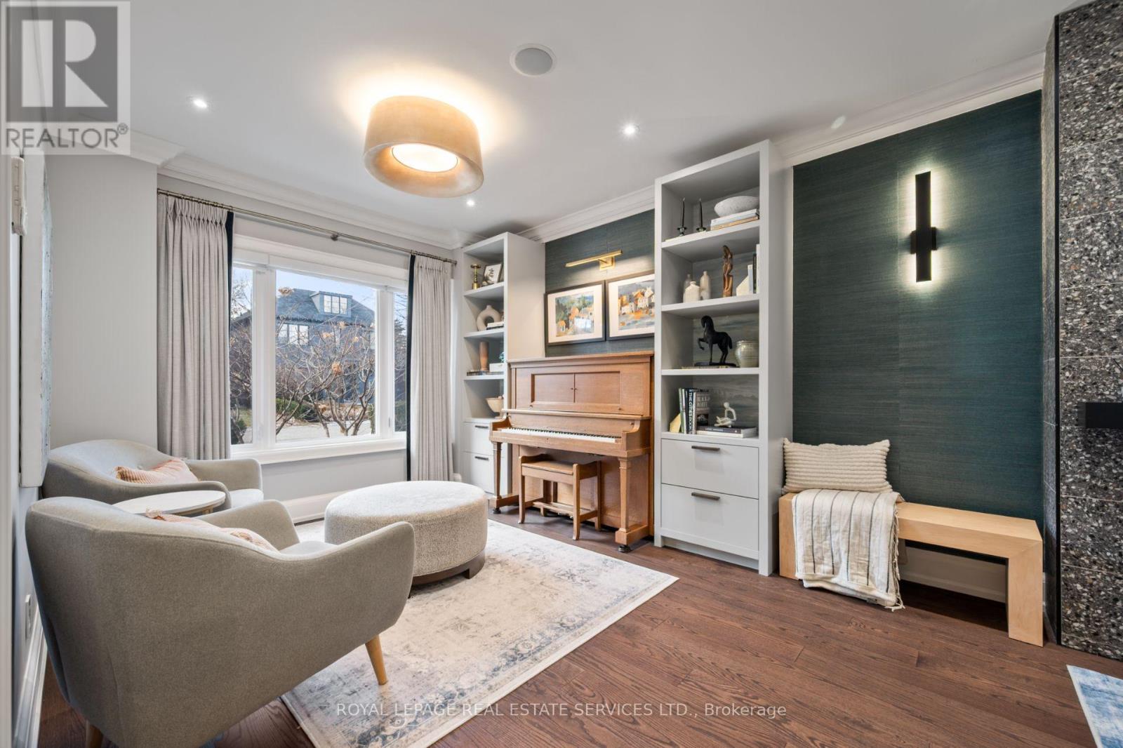 132 Strath Avenue, Toronto (Kingsway South), Ontario  M8X 1R5 - Photo 2 - W12911550