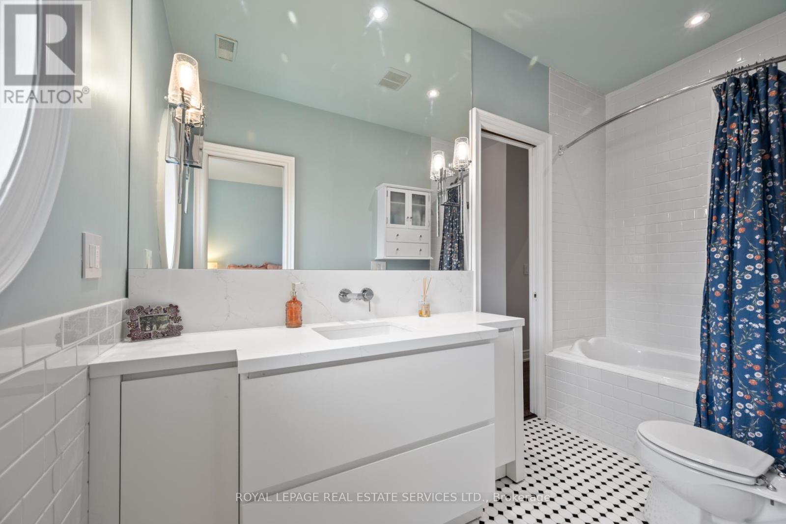 132 Strath Avenue, Toronto (Kingsway South), Ontario  M8X 1R5 - Photo 27 - W12911550