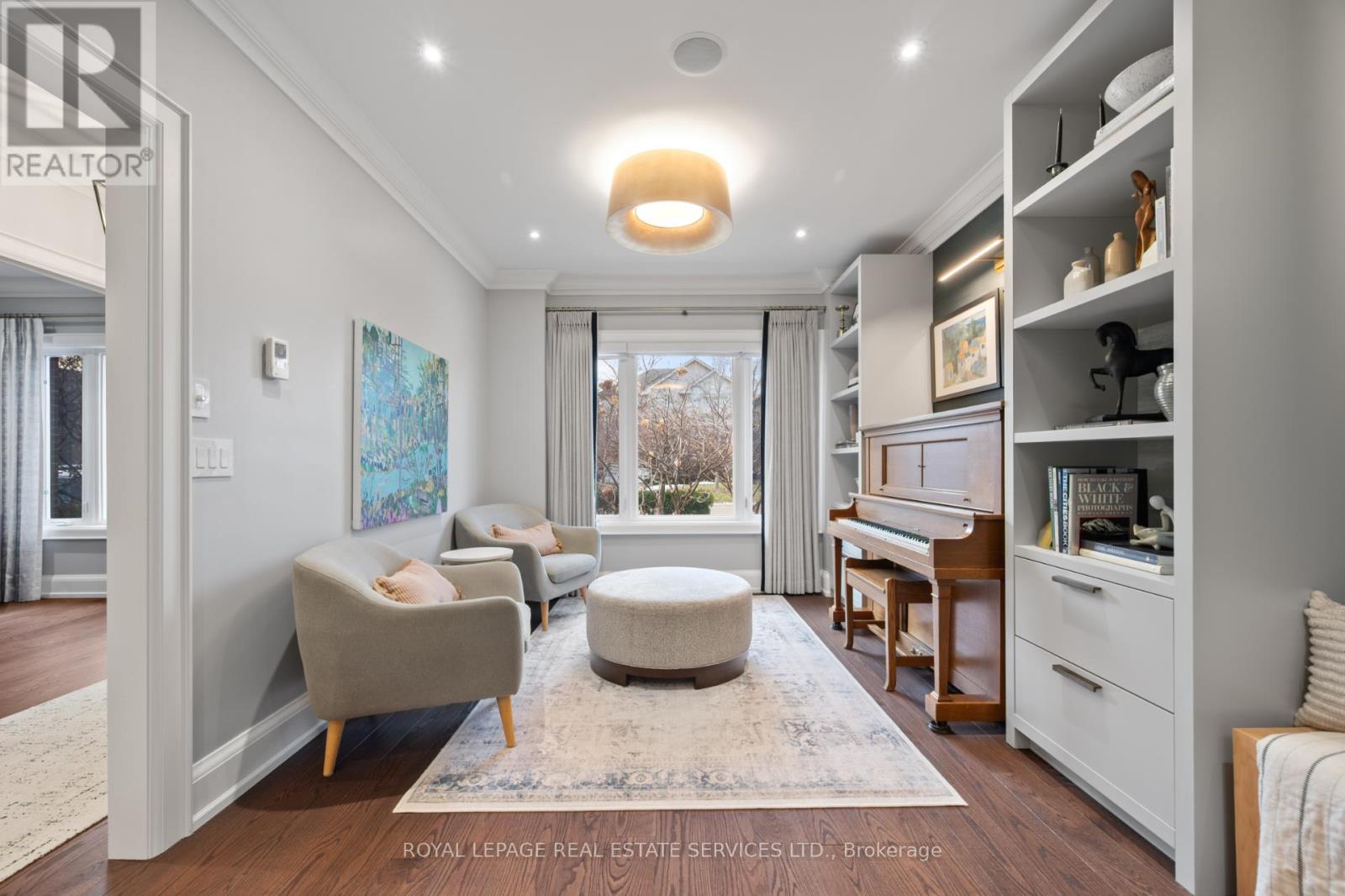 132 Strath Avenue, Toronto (Kingsway South), Ontario  M8X 1R5 - Photo 3 - W12911550