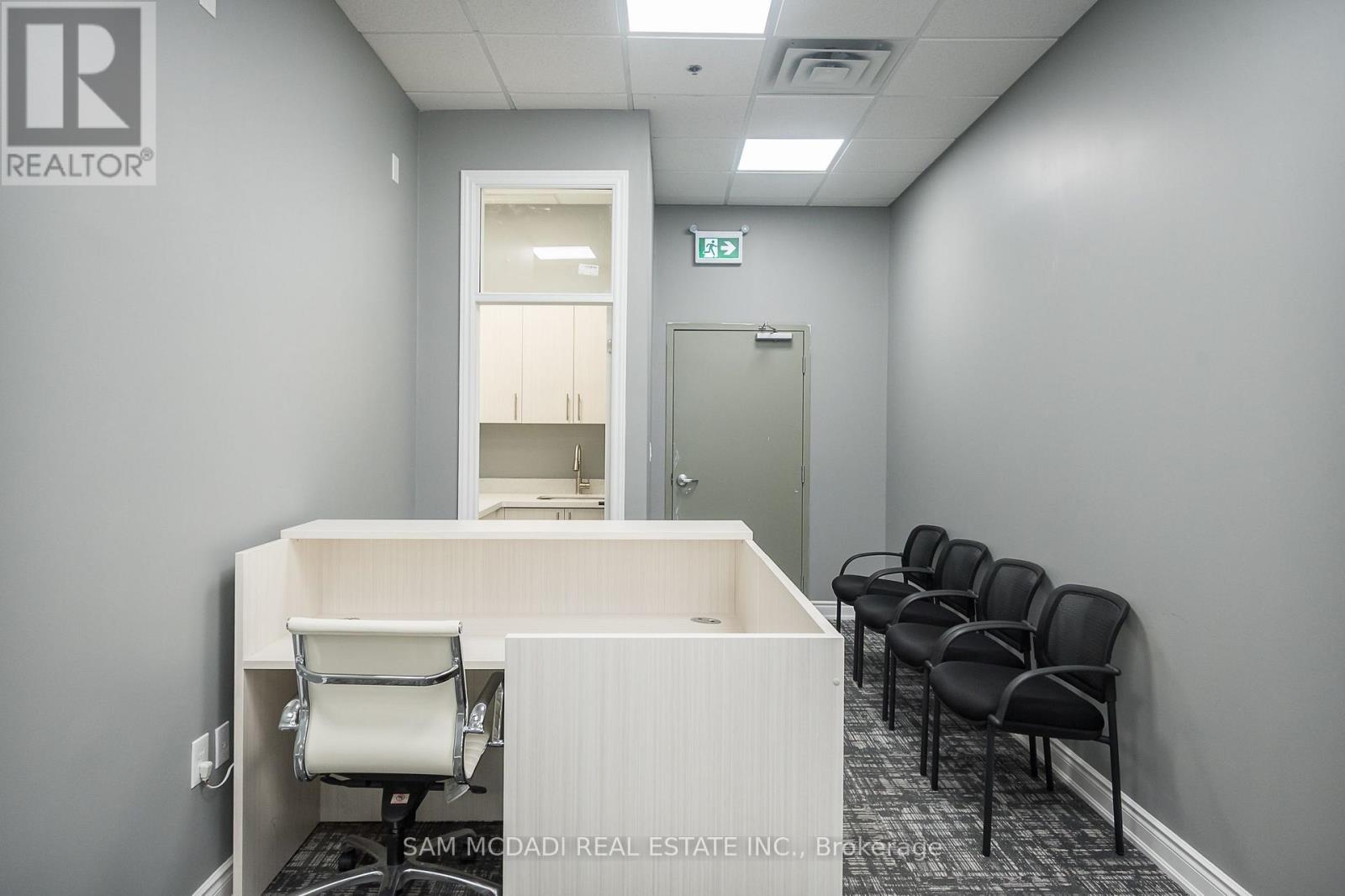 204 - 3465 Platinum Drive, Mississauga, Ontario  L5M 2S1 - Photo 7 - W12911578