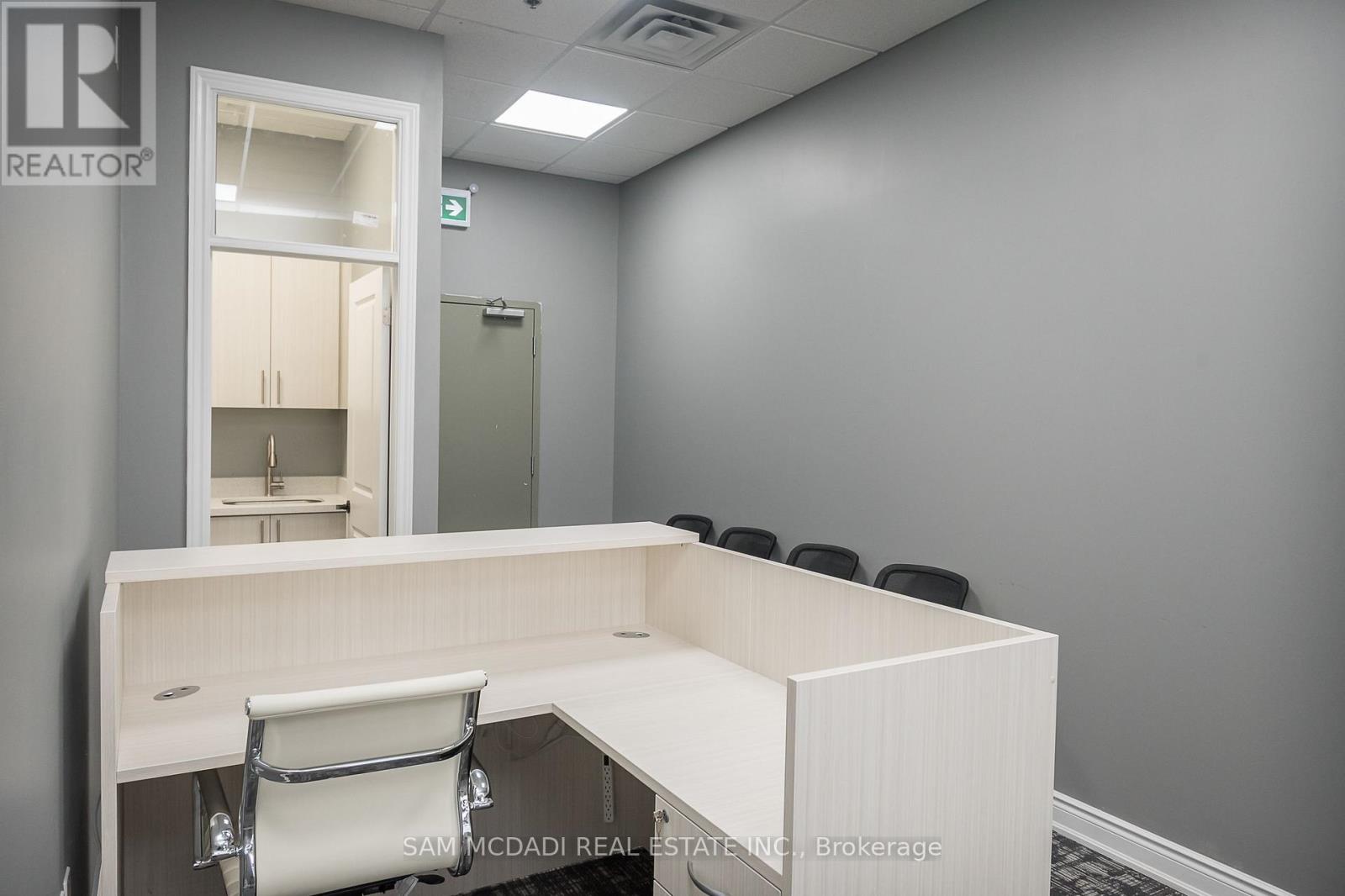 204 - 3465 Platinum Drive, Mississauga, Ontario  L5M 2S1 - Photo 9 - W12911578