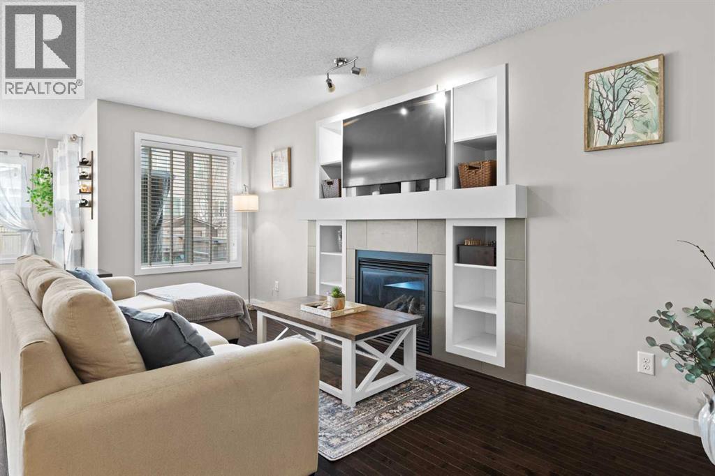 74 Hillcrest Street Sw, Airdrie, Alberta  T4B 0Y7 - Photo 4 - A2283387