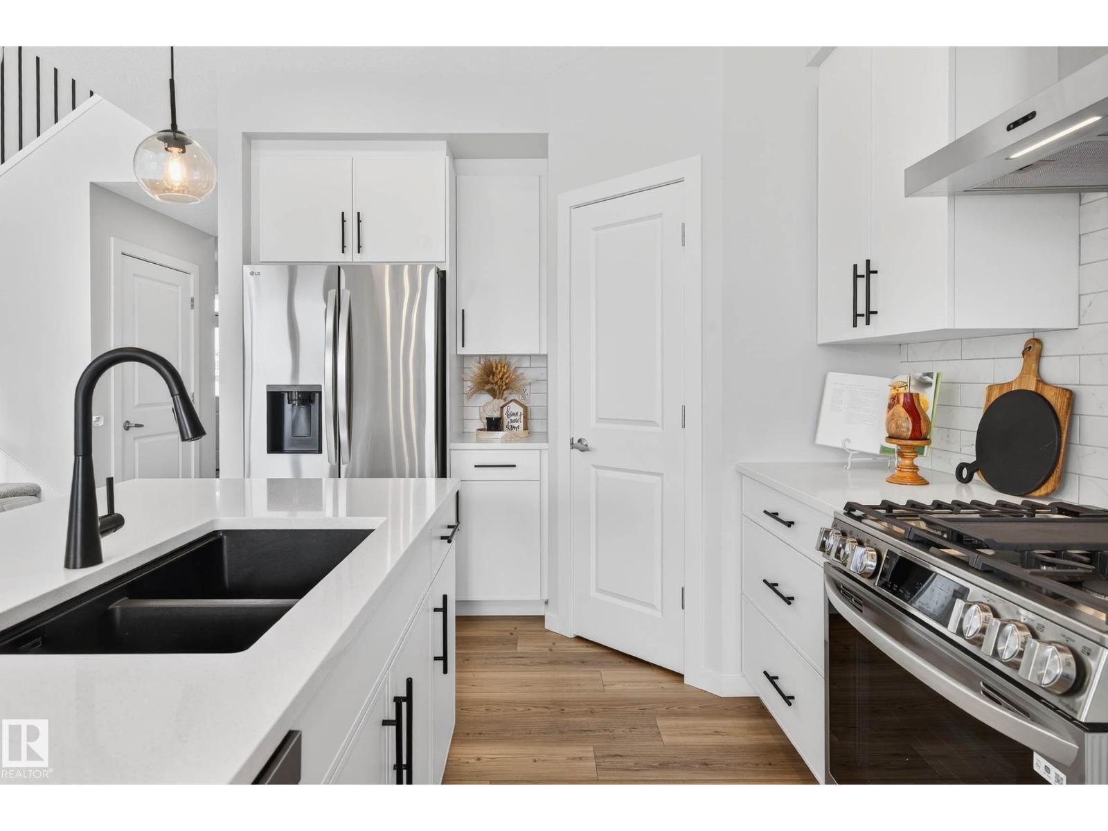 324 Stiles Wy, Leduc, Alberta  T9E 1V4 - Photo 3 - E4476823