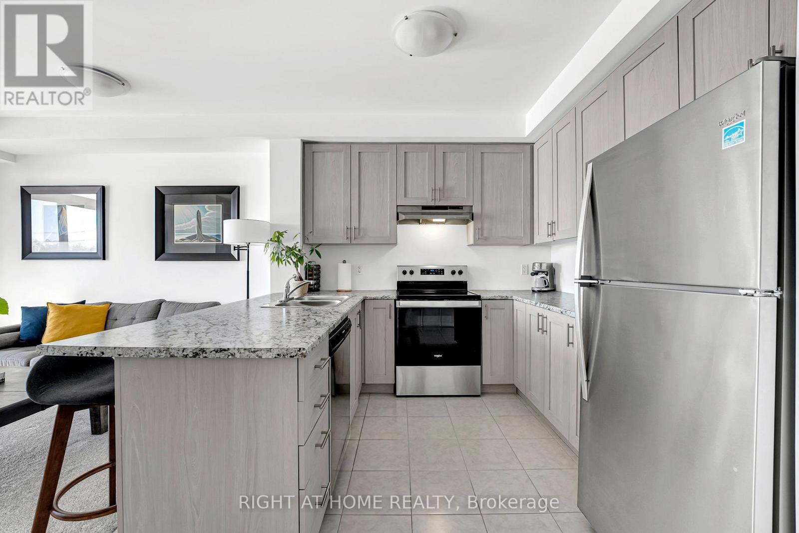 412 - 5 Hamilton Street, Hamilton, Ontario  L8B 2A4 - Photo 11 - X12911442