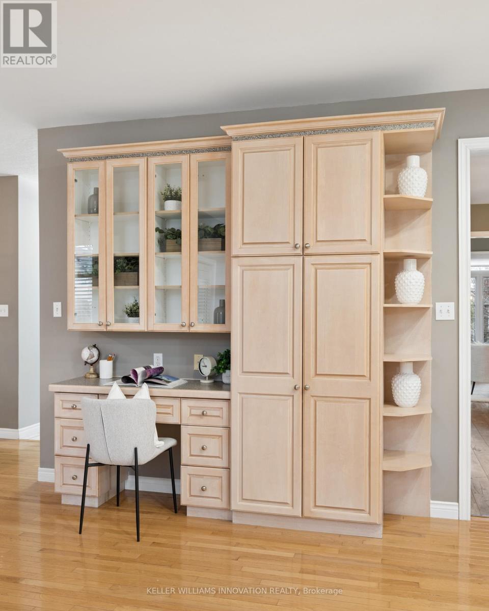 555 Sandbanks Crescent, Waterloo, Ontario  N2V 2K2 - Photo 10 - X12911446