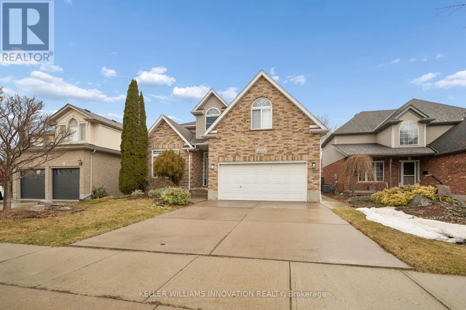 555 Sandbanks Crescent, Waterloo, Ontario  N2V 2K2 - Photo 2 - X12911446