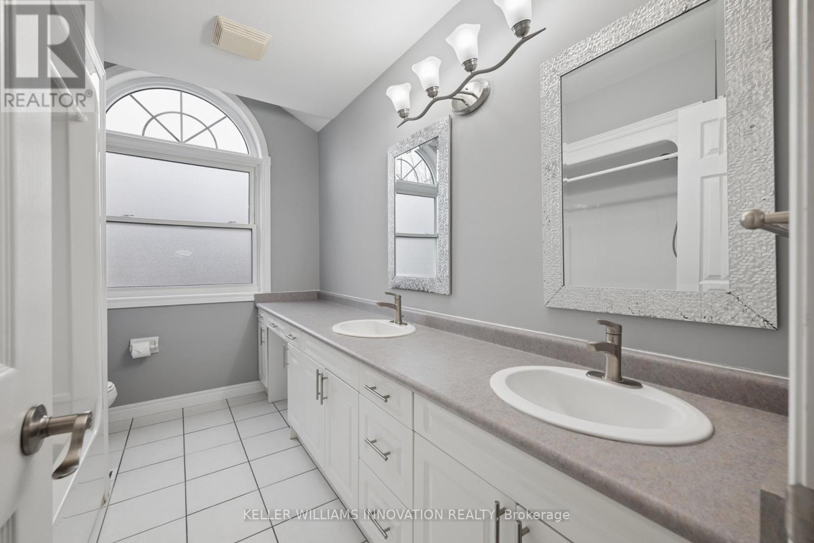 555 Sandbanks Crescent, Waterloo, Ontario  N2V 2K2 - Photo 28 - X12911446