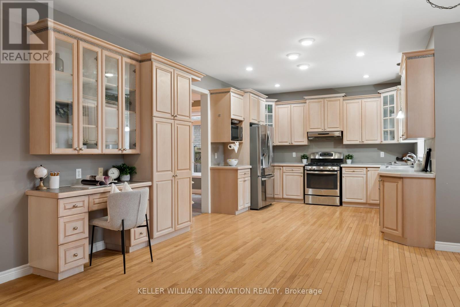 555 Sandbanks Crescent, Waterloo, Ontario  N2V 2K2 - Photo 7 - X12911446