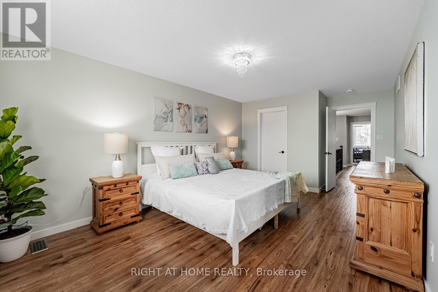 52 Milson Crescent, Guelph, Ontario  N1C 1G7 - Photo 14 - X12911524