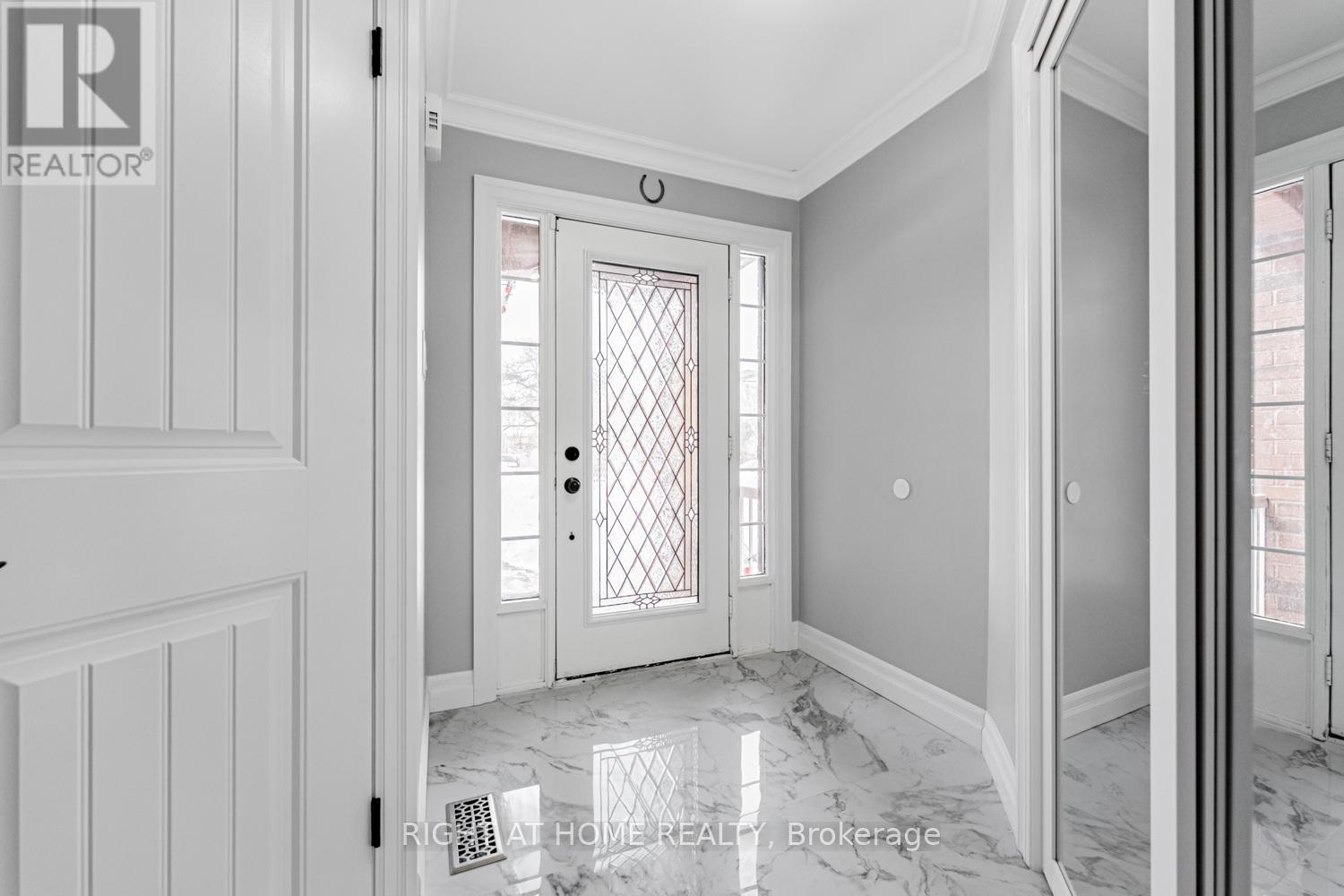 52 Milson Crescent, Guelph, Ontario  N1C 1G7 - Photo 2 - X12911524