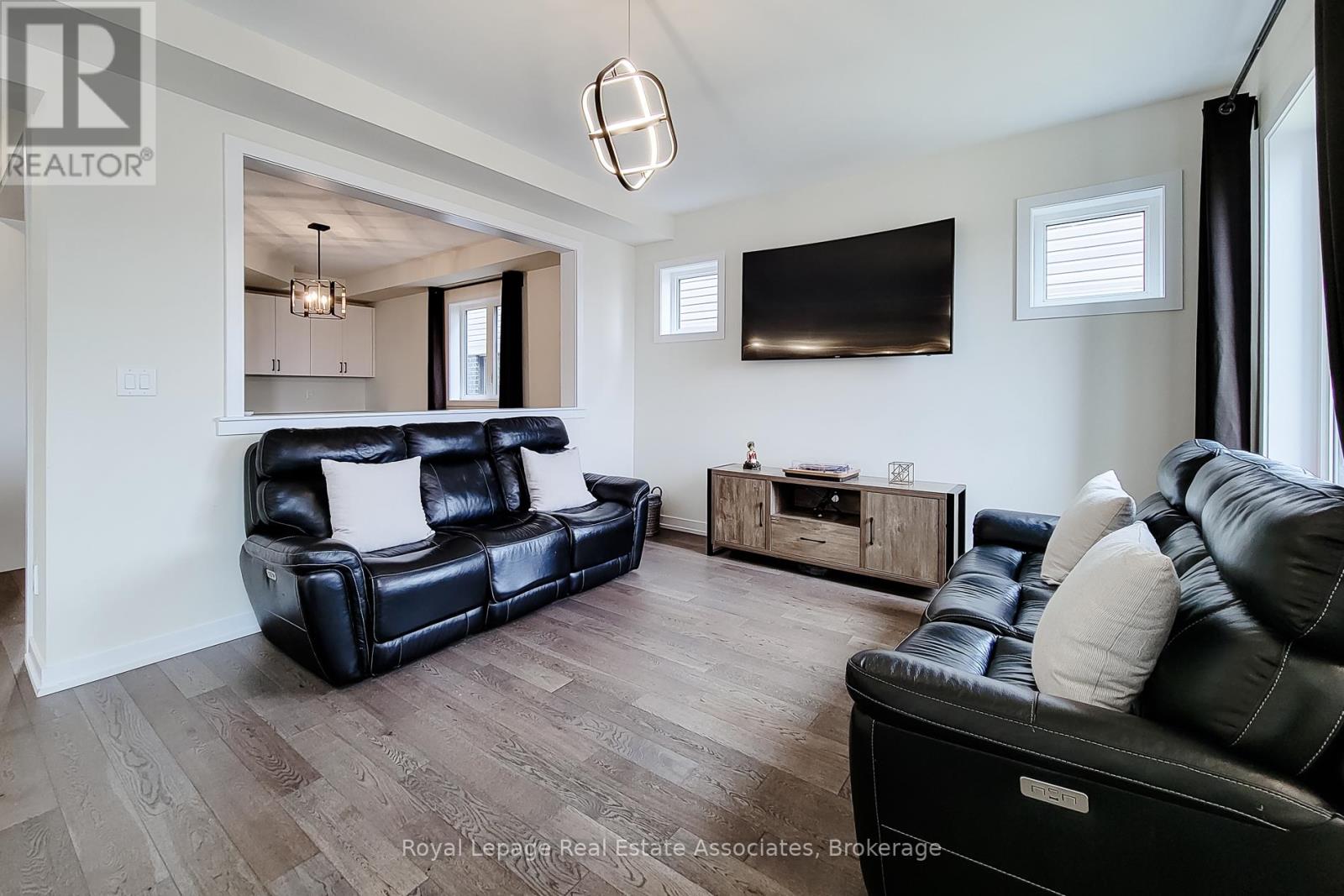 10 Castro Lane, Haldimand, Ontario  N3W 0G9 - Photo 11 - X12911566