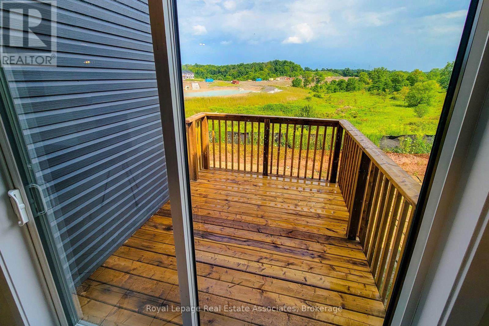 10 Castro Lane, Haldimand, Ontario  N3W 0G9 - Photo 17 - X12911566