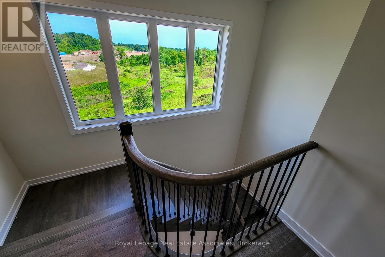 10 Castro Lane, Haldimand, Ontario  N3W 0G9 - Photo 21 - X12911566