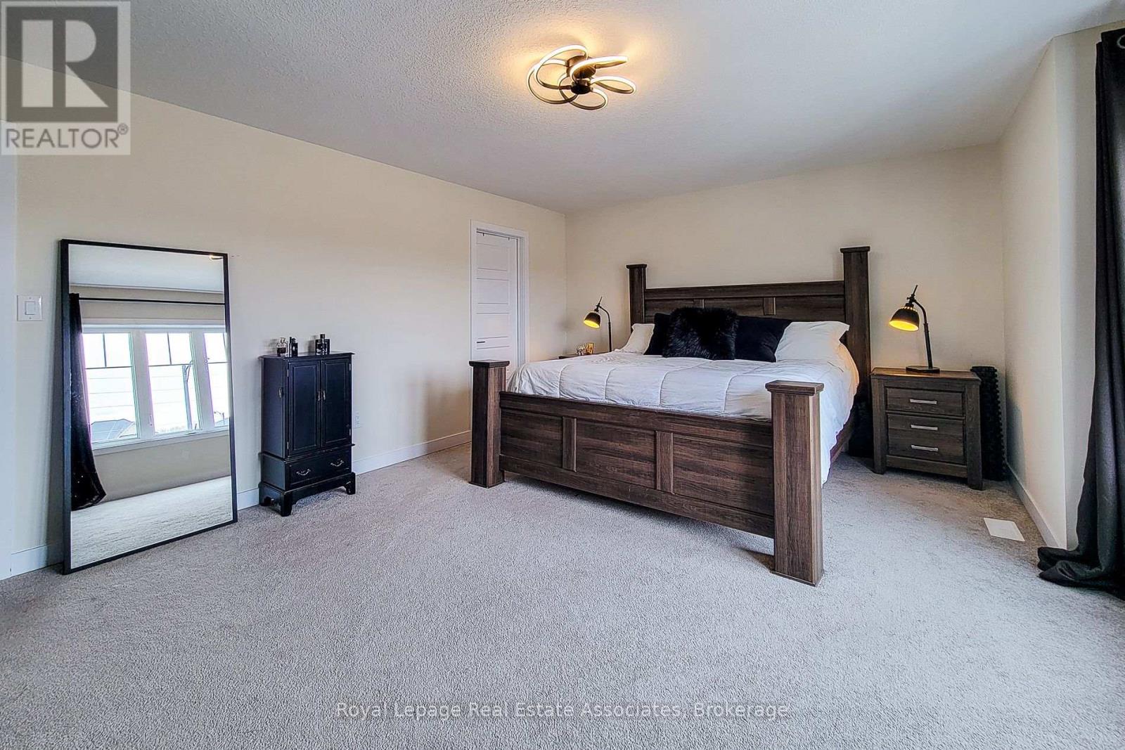 10 Castro Lane, Haldimand, Ontario  N3W 0G9 - Photo 23 - X12911566