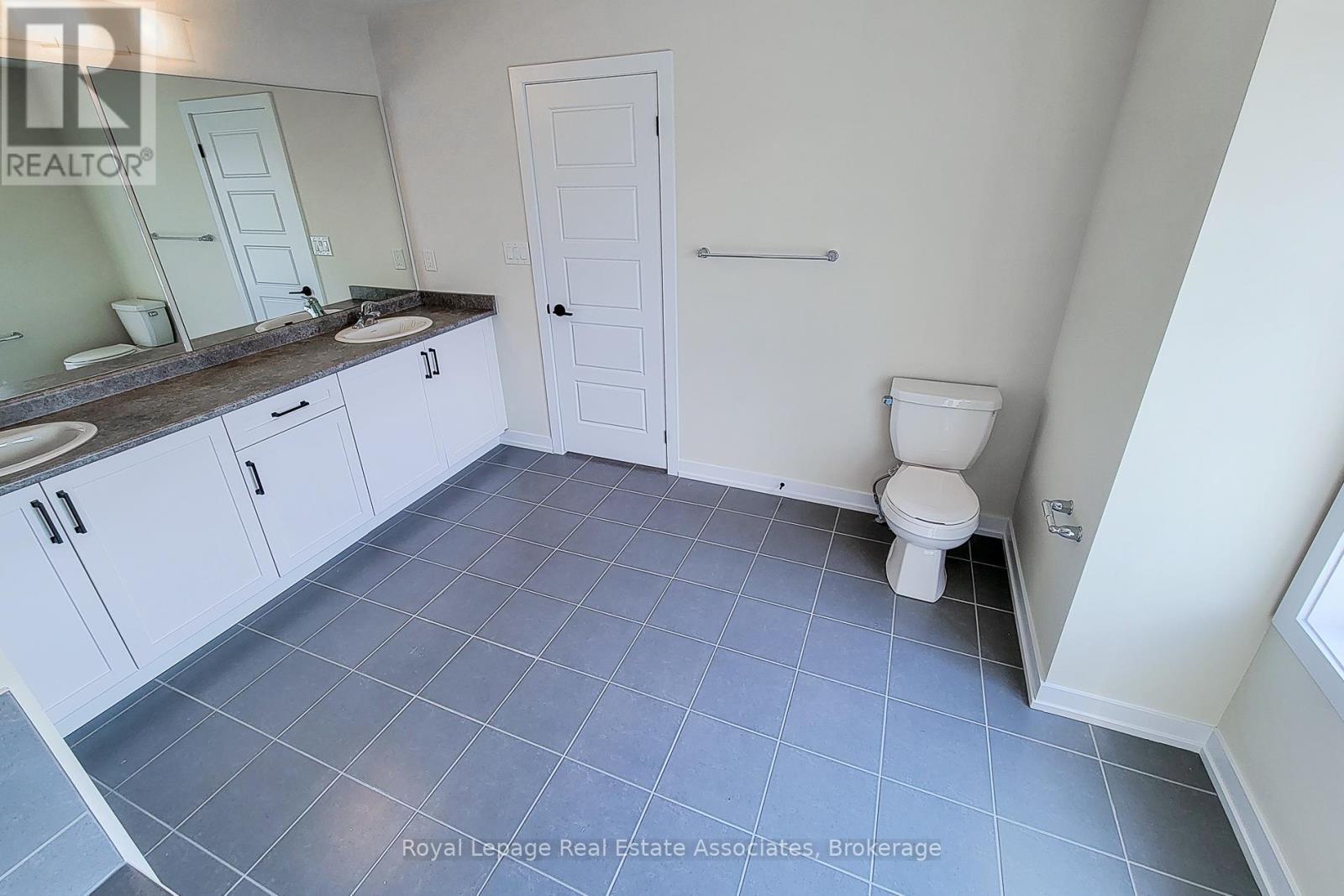 10 Castro Lane, Haldimand, Ontario  N3W 0G9 - Photo 24 - X12911566