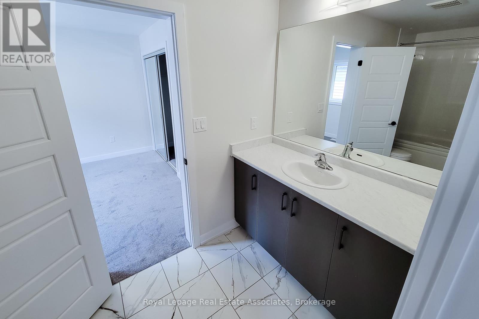 10 Castro Lane, Haldimand, Ontario  N3W 0G9 - Photo 28 - X12911566