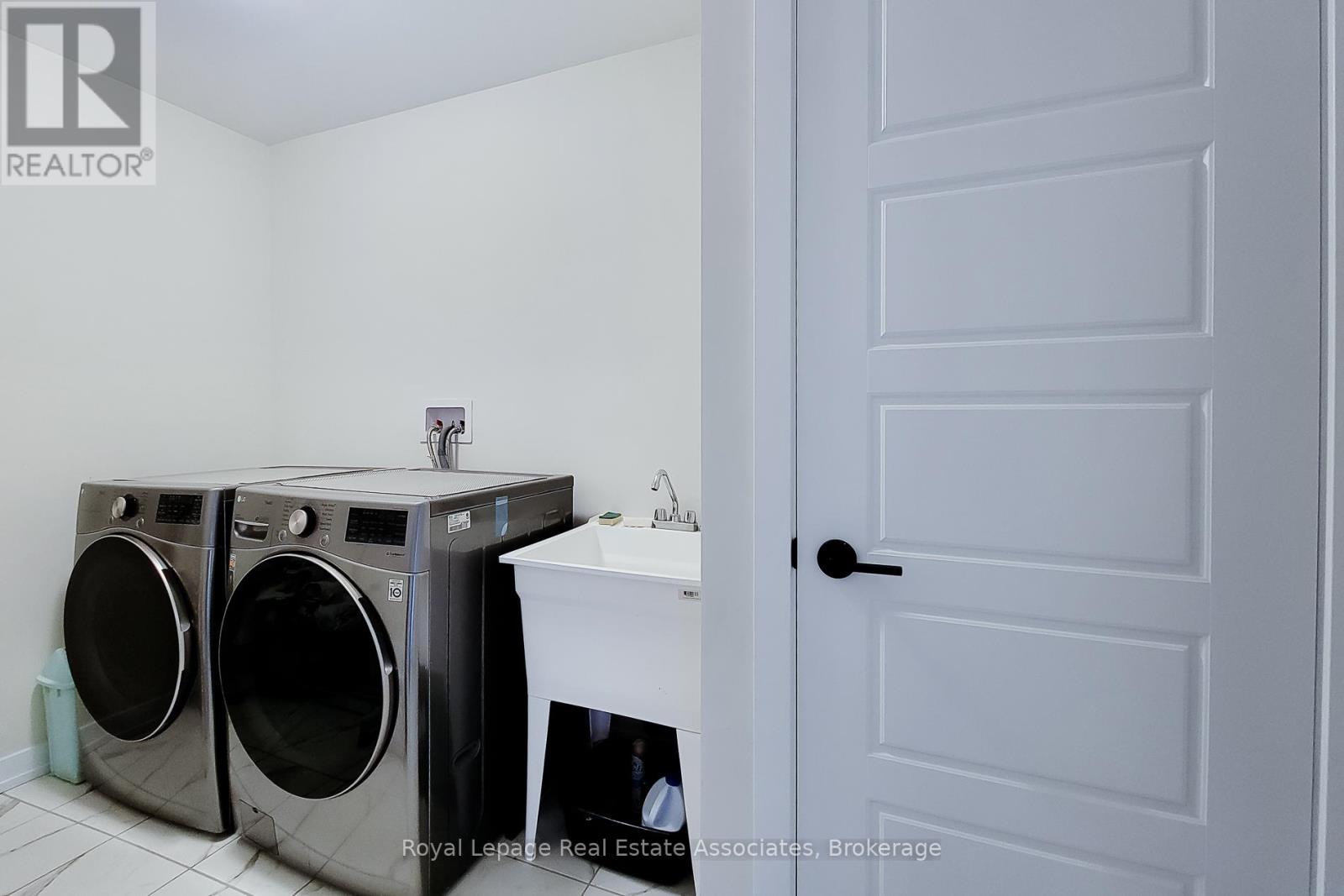 10 Castro Lane, Haldimand, Ontario  N3W 0G9 - Photo 34 - X12911566