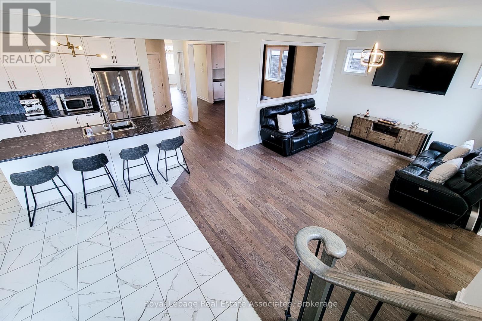 10 Castro Lane, Haldimand, Ontario  N3W 0G9 - Photo 9 - X12911566