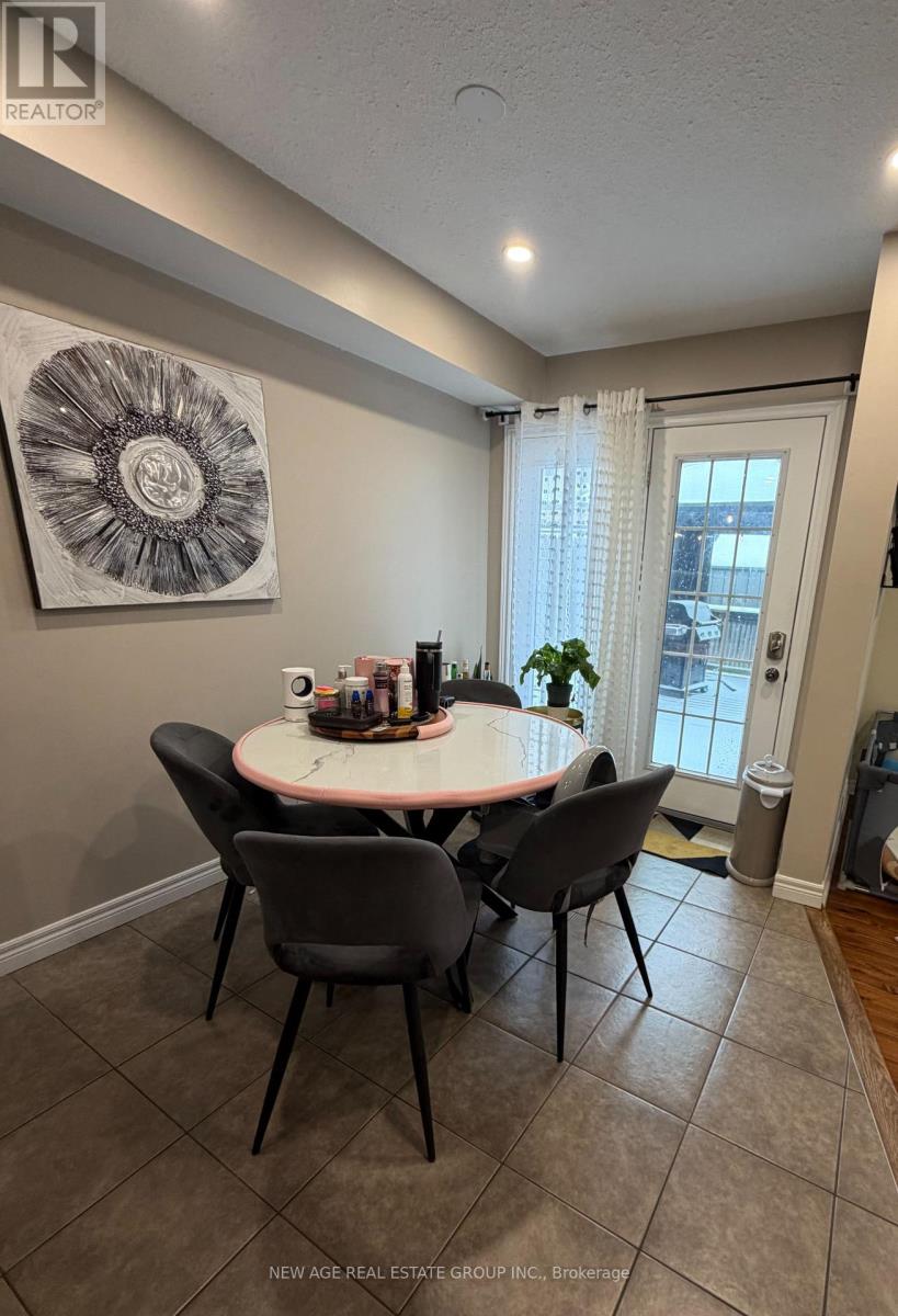 16 Linke Place, Guelph (Grange Road), Ontario  N1E 0G2 - Photo 2 - X12911596