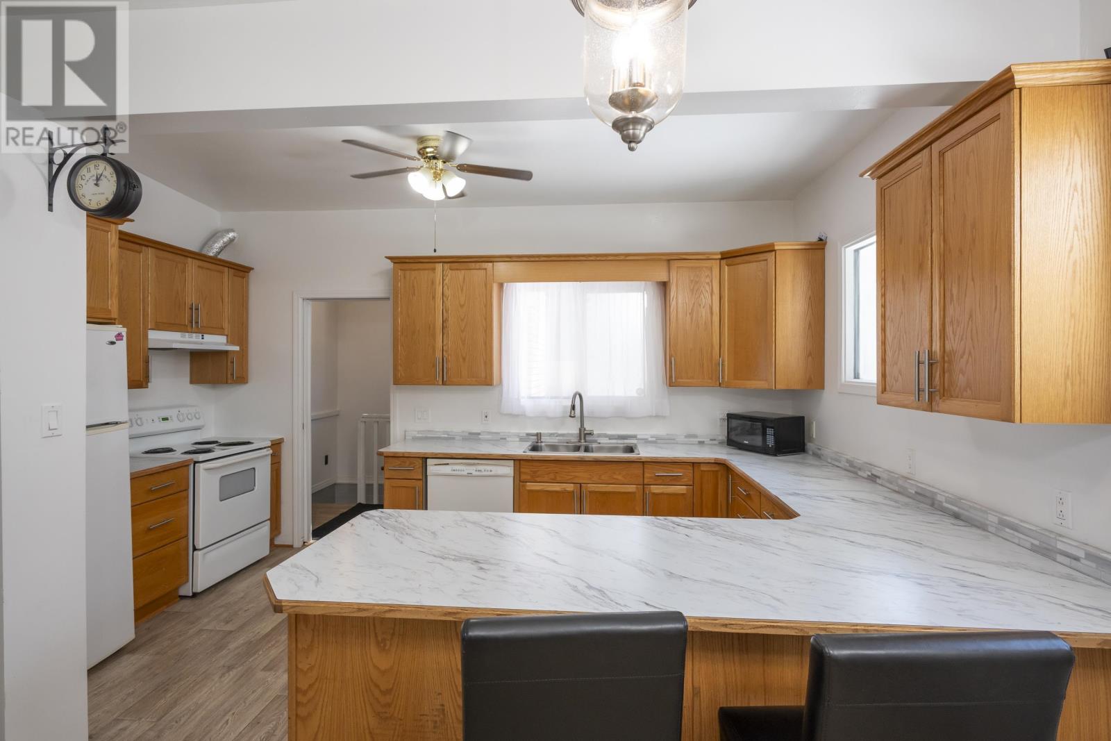 916 Simpson St, Thunder Bay, Ontario  P7C 3K6 - Photo 11 - TB2600504