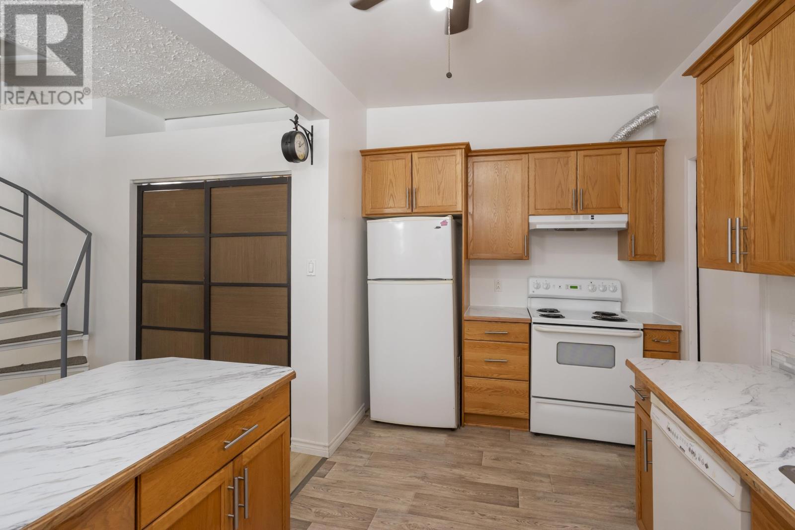 916 Simpson St, Thunder Bay, Ontario  P7C 3K6 - Photo 13 - TB2600504