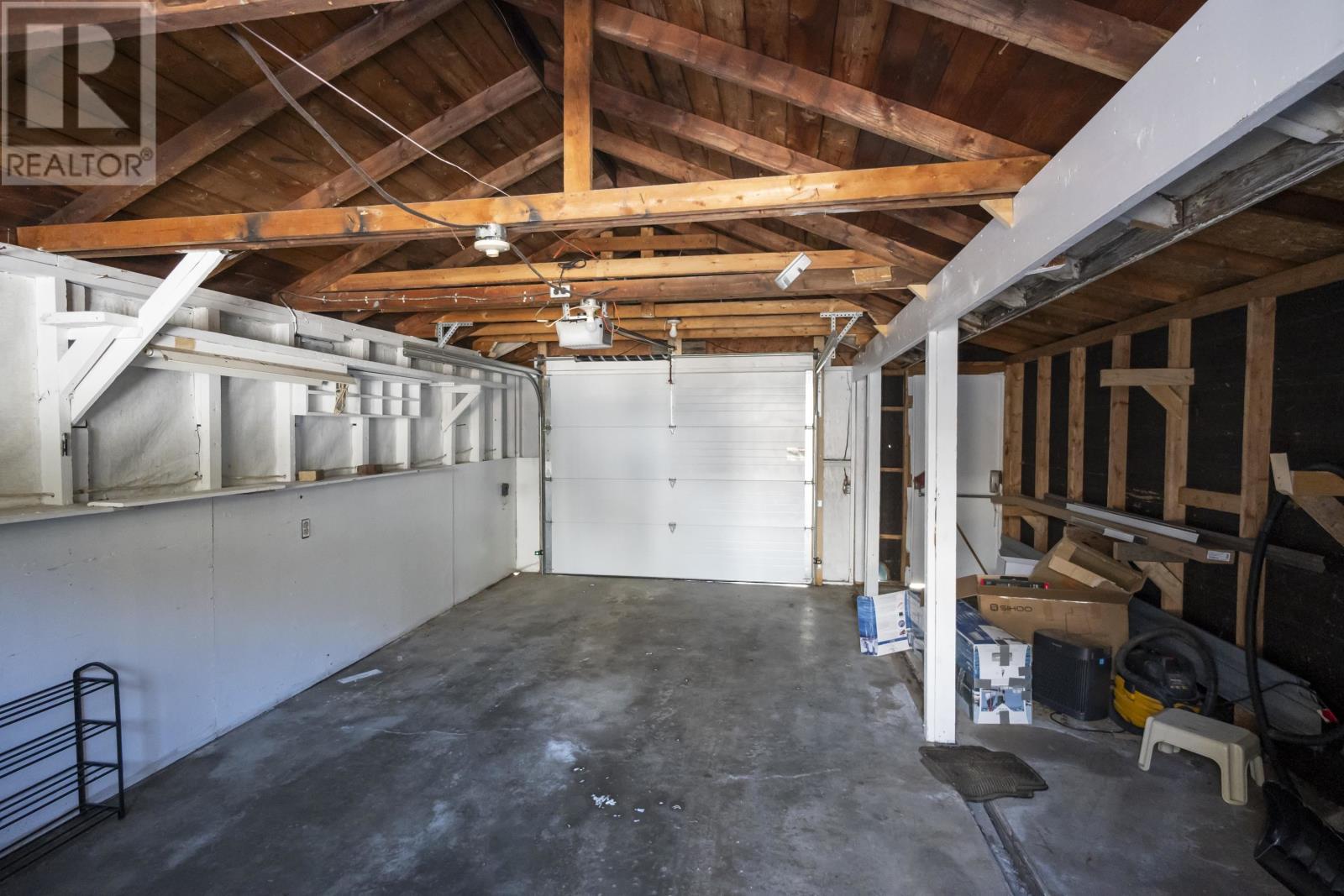 916 Simpson St, Thunder Bay, Ontario  P7C 3K6 - Photo 7 - TB2600504