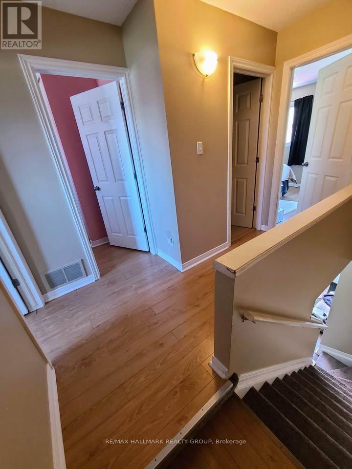 119 Teal Crescent, Ottawa, Ontario  K1E 2C1 - Photo 14 - X12909342