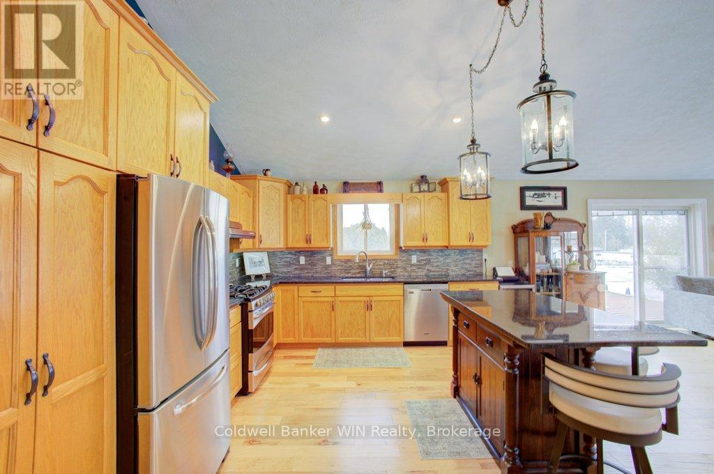 314539 6 Highway, West Grey, Ontario  N0G 1R0 - Photo 17 - X12911712