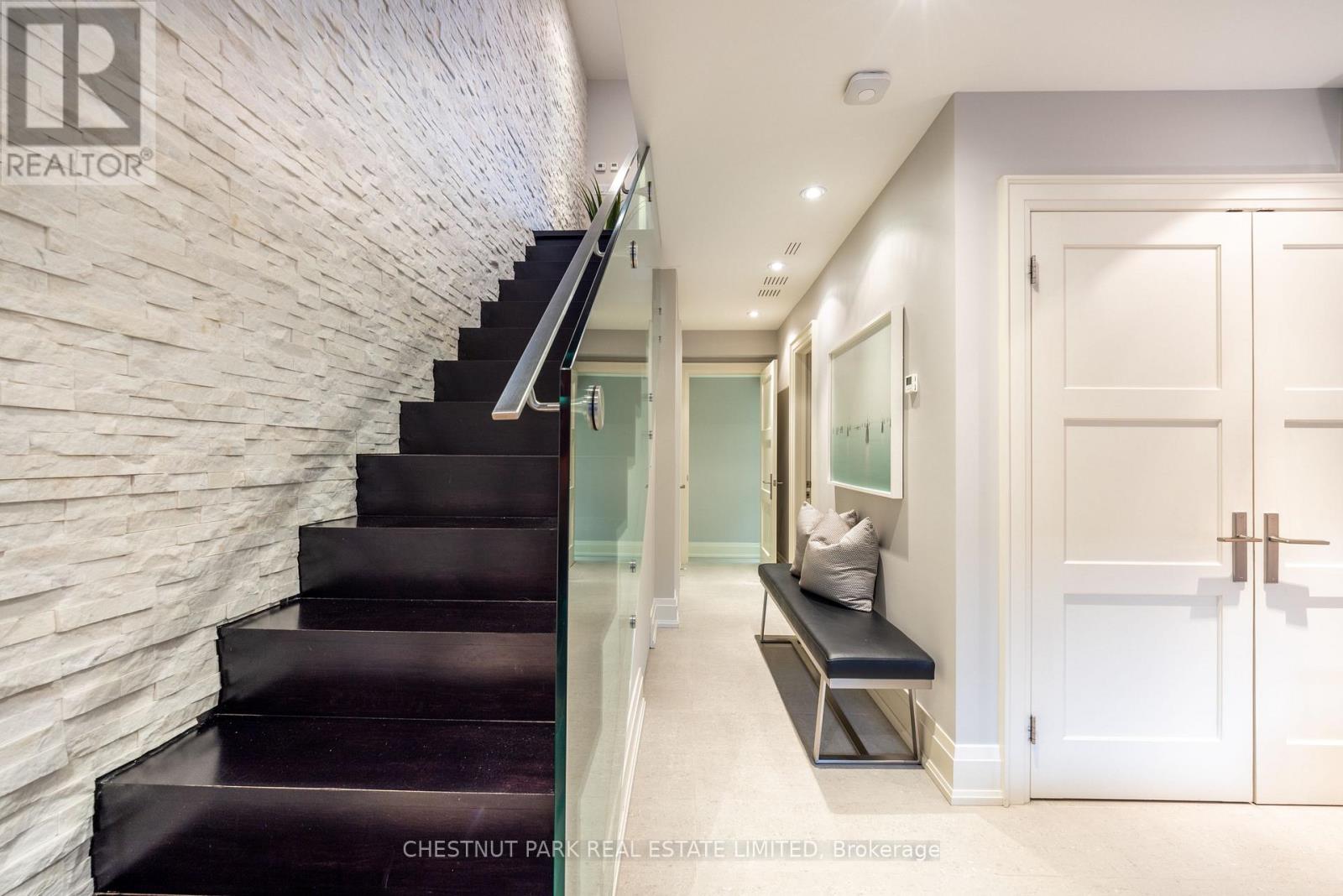 70 Summerhill Gardens, Toronto (Rosedale-Moore Park), Ontario  M4T 1B4 - Photo 25 - C12911702