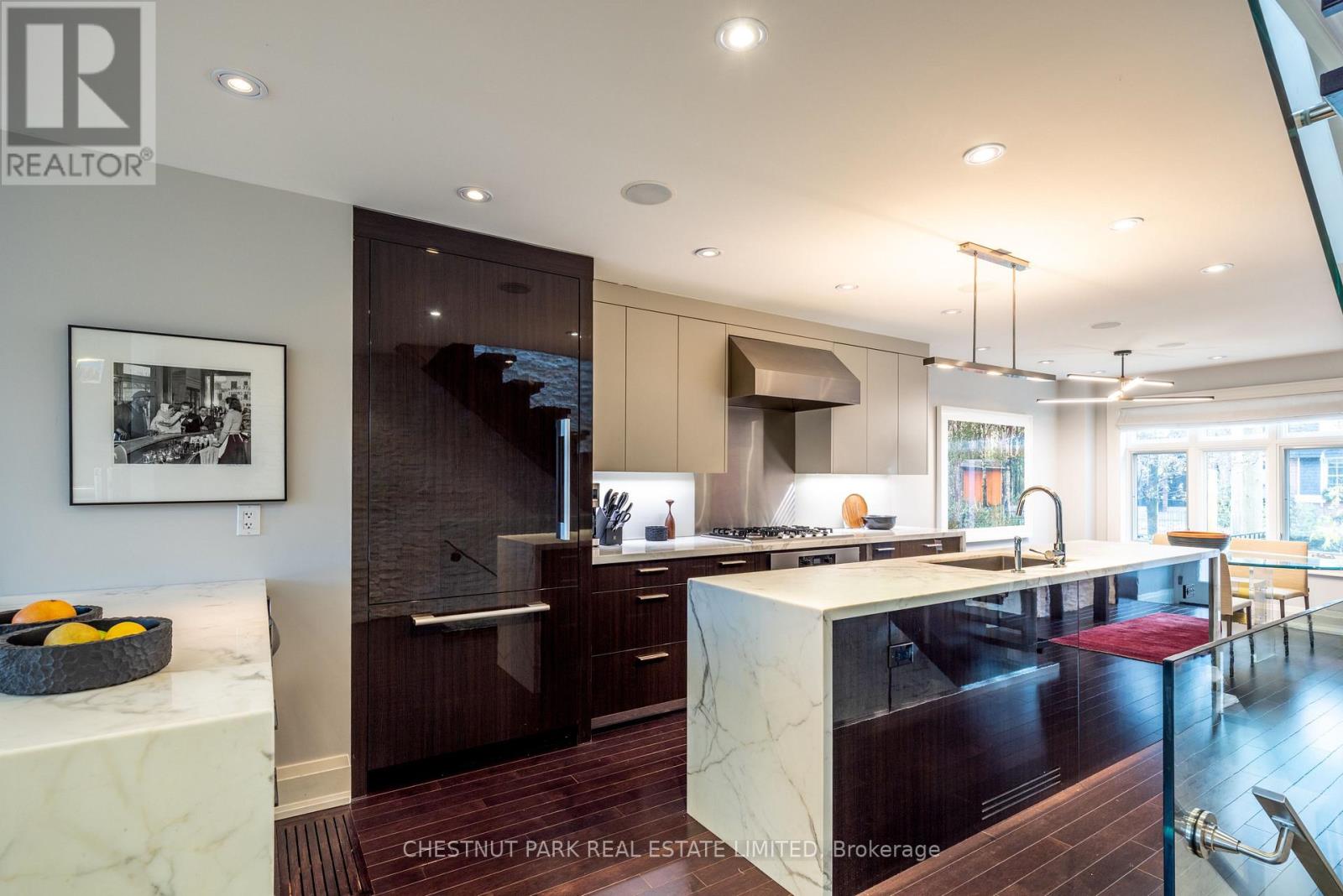 70 Summerhill Gardens, Toronto (Rosedale-Moore Park), Ontario  M4T 1B4 - Photo 7 - C12911702