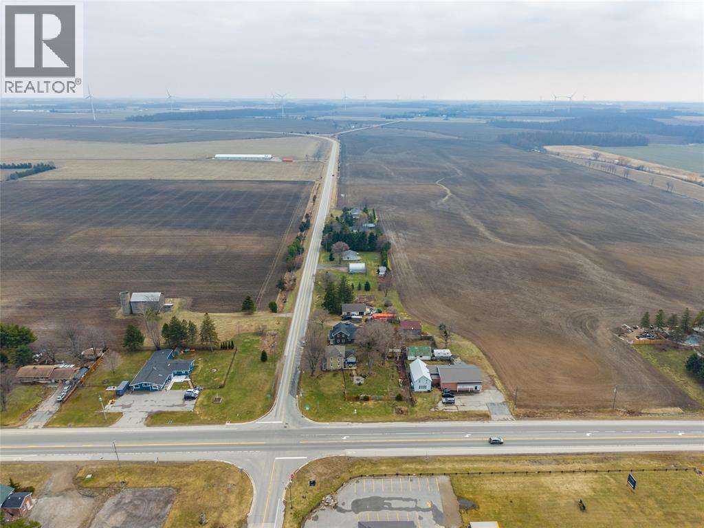 9185 Ipperwash Road, Lambton Shores, Ontario  N0N 1J3 - Photo 46 - 26005879