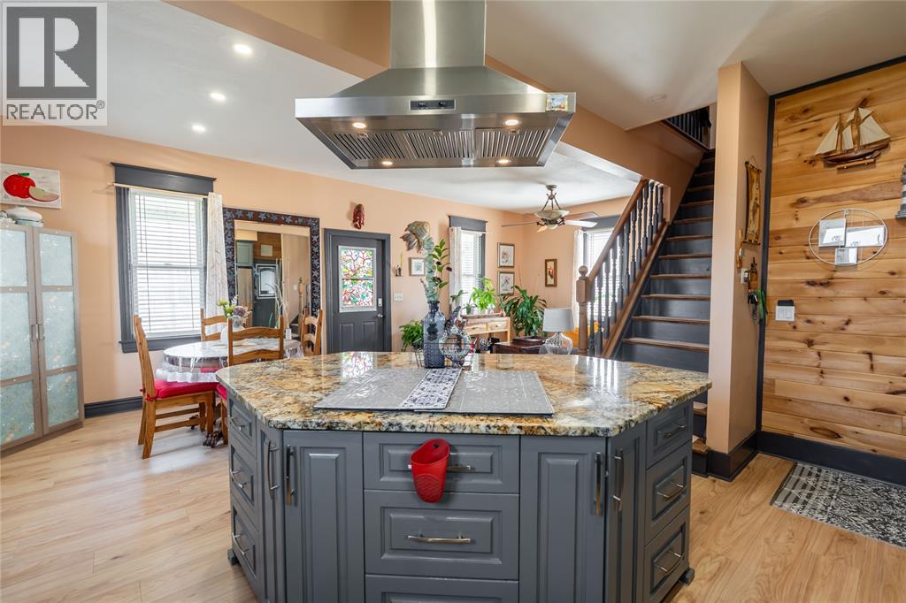 9185 Ipperwash Road, Lambton Shores, Ontario  N0N 1J3 - Photo 9 - 26005879