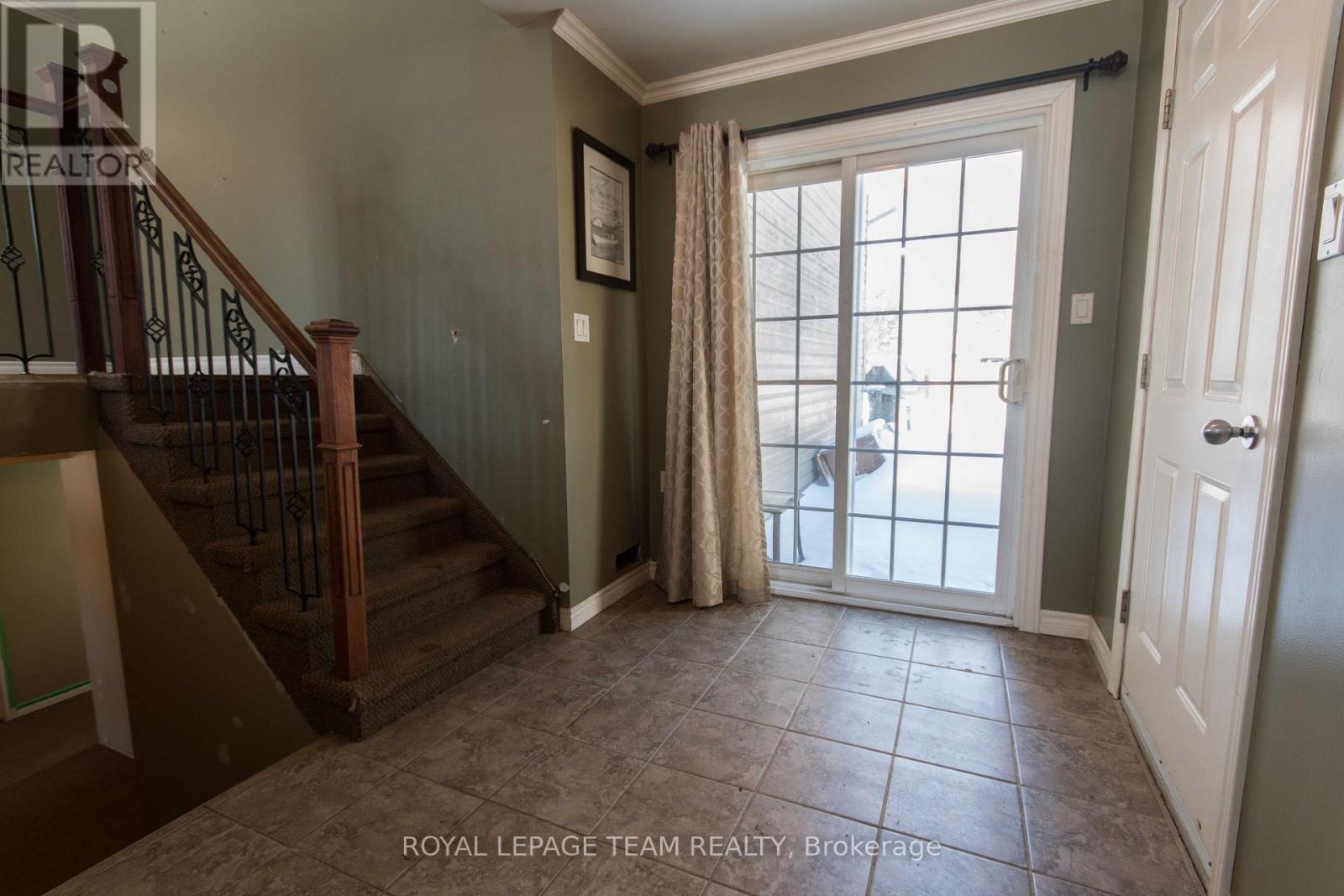 22 Ravenwood Crescent, Petawawa, Ontario  K8H 3M9 - Photo 11 - X12911636