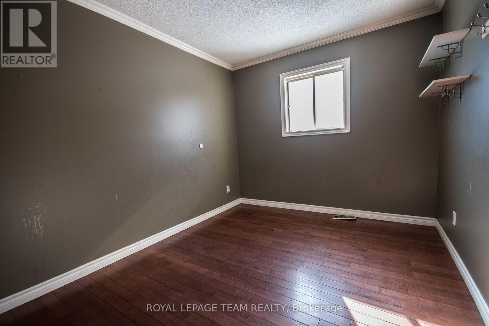 22 Ravenwood Crescent, Petawawa, Ontario  K8H 3M9 - Photo 2 - X12911636