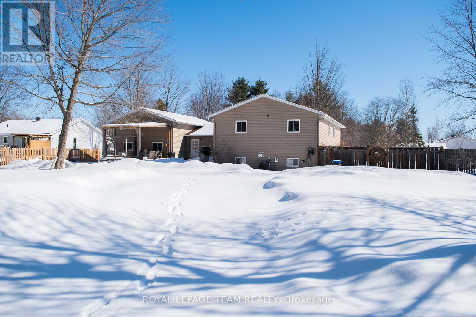 22 Ravenwood Crescent, Petawawa, Ontario  K8H 3M9 - Photo 26 - X12911636