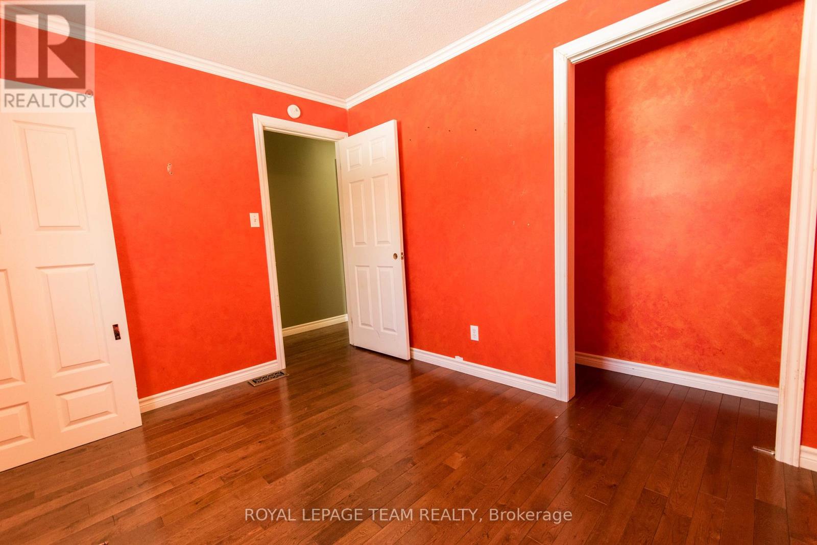 22 Ravenwood Crescent, Petawawa, Ontario  K8H 3M9 - Photo 5 - X12911636