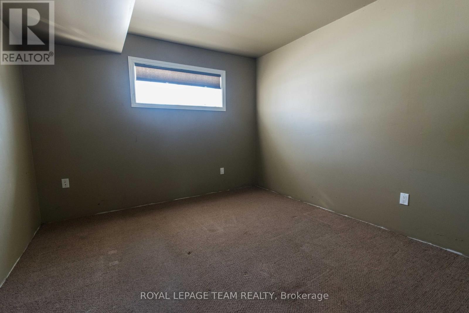 22 Ravenwood Crescent, Petawawa, Ontario  K8H 3M9 - Photo 7 - X12911636