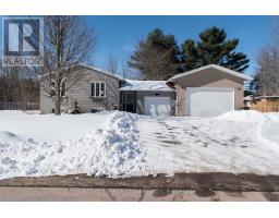 22 RAVENWOOD CRESCENT, Petawawa, Ontario