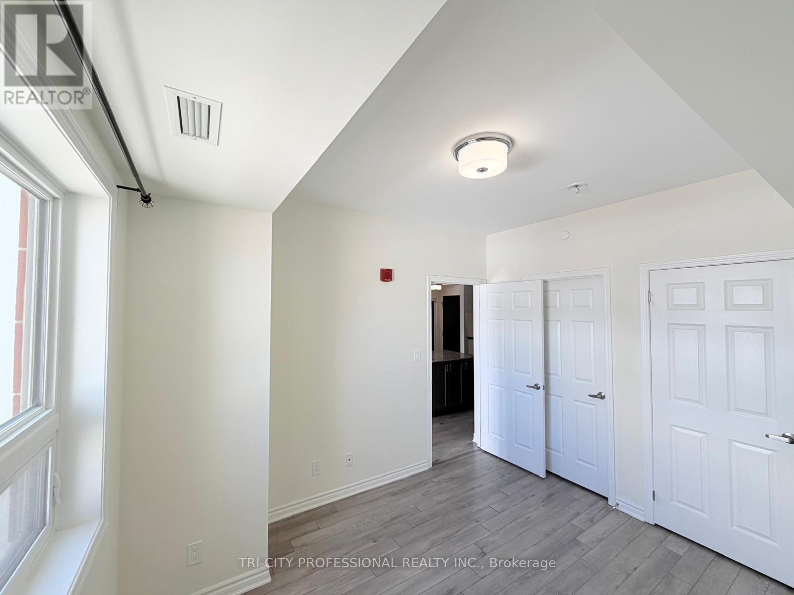 517 - 200 Lagerfeld Drive, Brampton, Ontario  L7A 0H8 - Photo 10 - W12883044