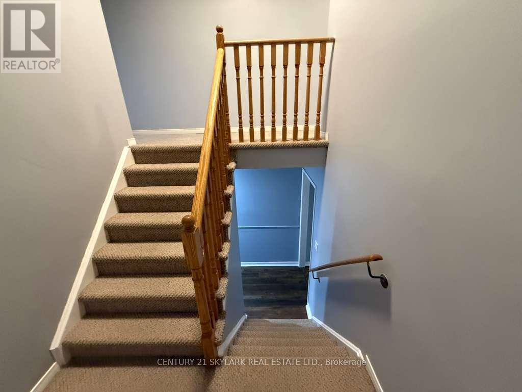 73 Chipmunk Crescent, Brampton, Ontario  L6R 1B4 - Photo 7 - W12909364