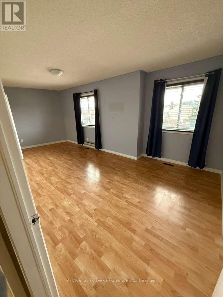 73 Chipmunk Crescent, Brampton, Ontario  L6R 1B4 - Photo 8 - W12909364