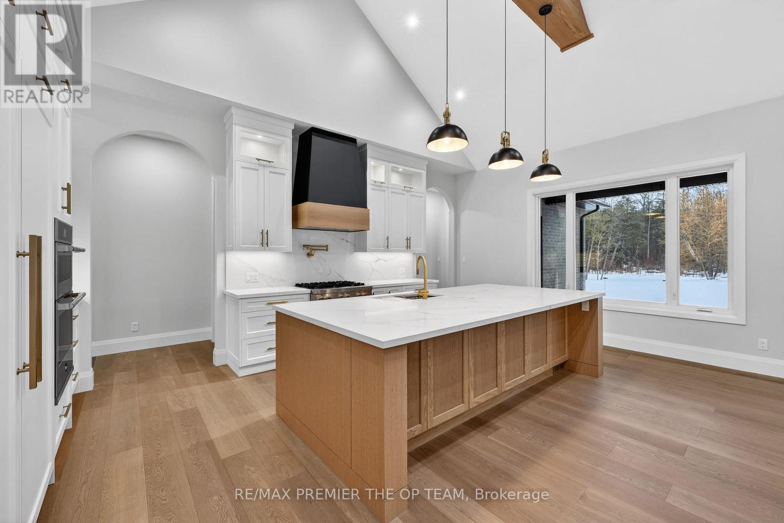 60 Marni Lane, Springwater, Ontario  L0L 2K0 - Photo 11 - S12911694