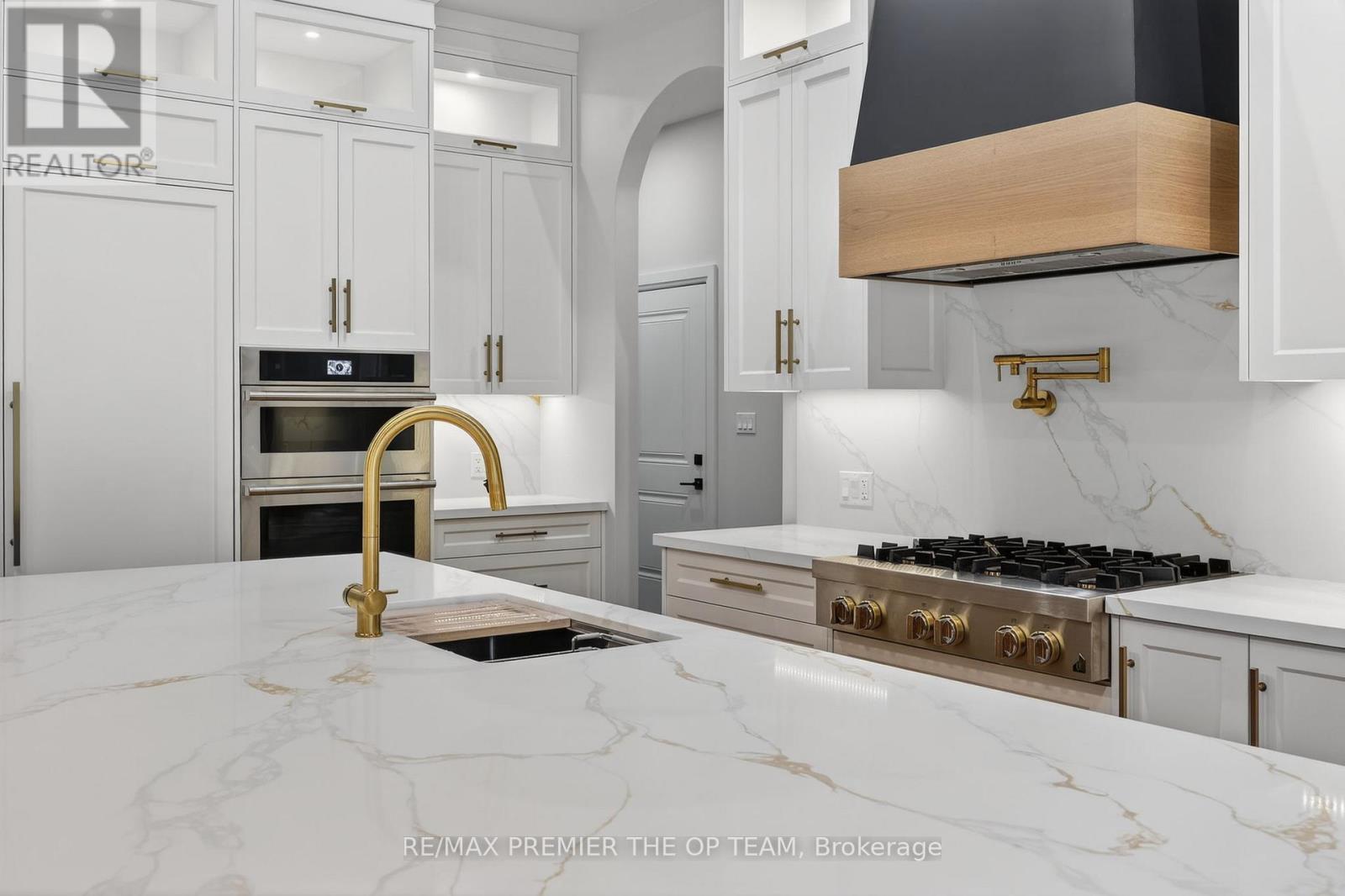 60 Marni Lane, Springwater, Ontario  L0L 2K0 - Photo 12 - S12911694